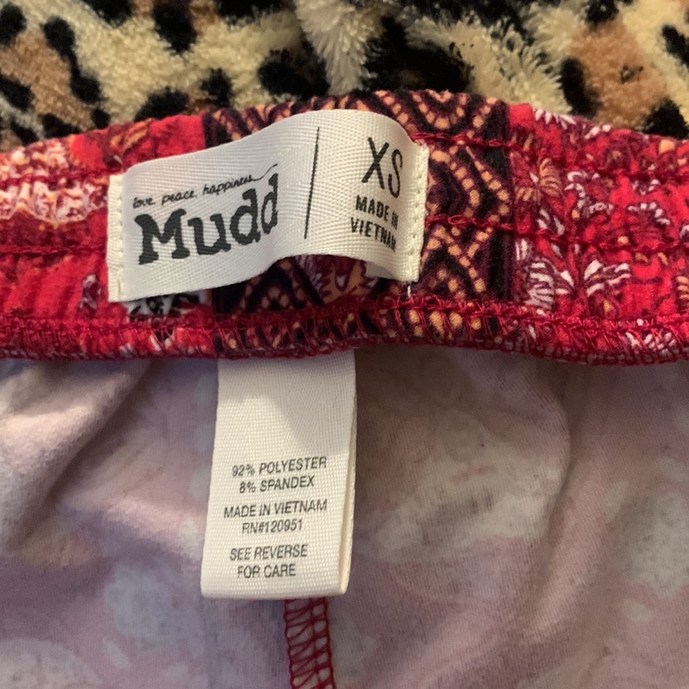 Shorts - Picture 3 of 3